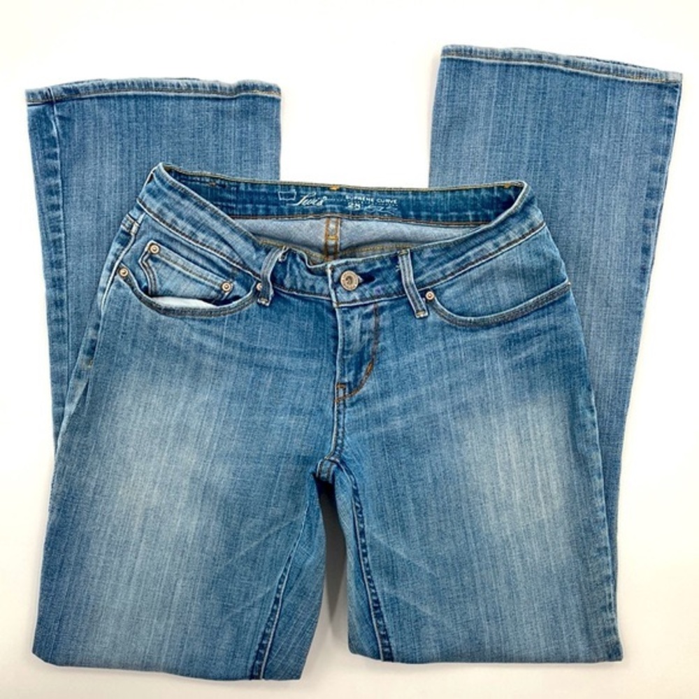 Levi’s jeans supreme curve size 28 x 30 skinny boot cut stretch jeans
